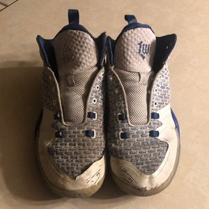 Lou Williams peak high tops size 7